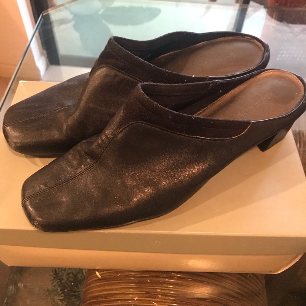 Liz Claiborne Black Leather Mules Step in size 9.5